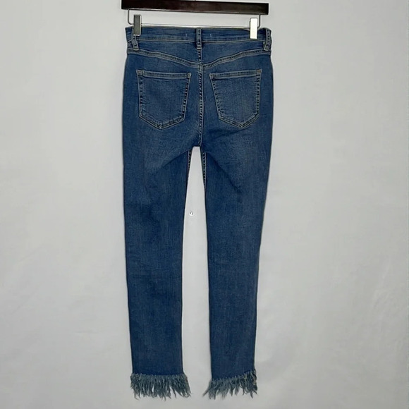 Free People Great Heights Frayed Skinny Jeans - Size 26 - Picture 5 of 8